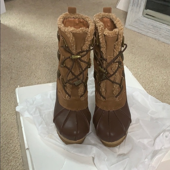 Aldo Winter Booties - Picture 1 of 4